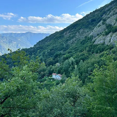 Chalet Como Lake