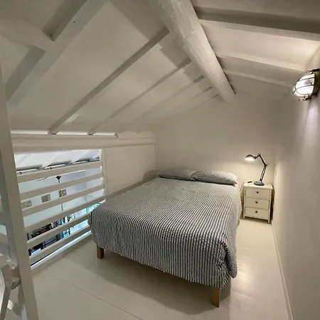 - Dreamy Retreat, Footpath Only Dom wakacyjny Cadenabbia