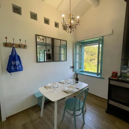 - Dreamy Retreat, Footpath Only Horská chata Cadenabbia